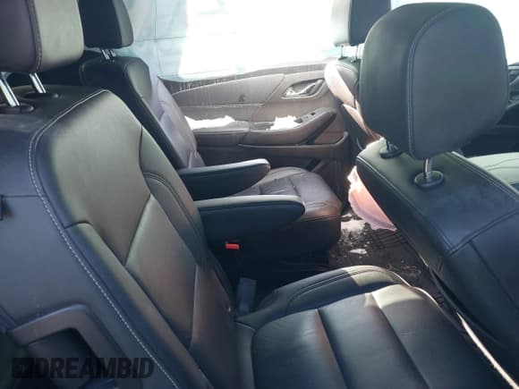 ✅ 2022 Chevrolet Traverse LT • VIN: 1GNERHKW3NJ134490 • Lot: 41197723. Wystawiony na IAAI z przebiegiem 54 988 mil. Bezpłatny archiwum sprzedaży aukcyjnych z USA i szczegółowy raport historii pojazdu na DreamBid. Zdjęcie 8.