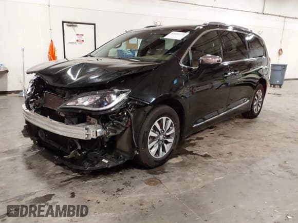 ✅ 2020 Chrysler Pacifica Hybrid Limited • VIN: 2C4RC1N75LR105539 • Лот: 42693774. Опубликован ранее на IAAI с пробегом 97 310 миль. Бесплатный доступ к архиву аукционных продаж из США и подробный отчёт об истории автомобиля на DreamBid. Изображение 2.