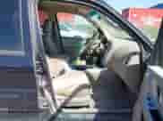 2006 Mercury Mariner Luxury z VIN 4M2YU56186DJ00220, wystawiony jako IAAI lot #42174056 z przebiegiem 208 820 mil mil oraz . Historia ofert i sprzedaży dostępna na DreamBid. Obrazek 5.