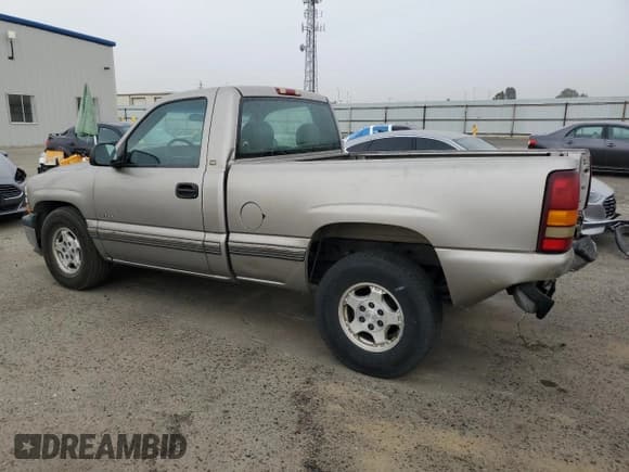 ✅ 2000 Chevrolet Silverado 1500 • VIN: 1GCEC14W9YZ357279 • Lot: 81490685. Listed on Copart with 201,549 mi. Free auction sales archive from the USA and detailed vehicle history report at DreamBid. Image 2.