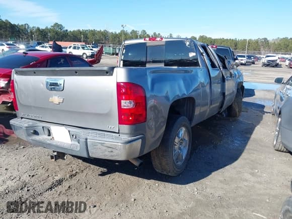 ✅ 2009 Chevrolet Silverado 1500 • VIN: 2GCEC39J891109818 • Lot: 41302124. Wystawiony na IAAI z przebiegiem Nie podano. Bezpłatny archiwum sprzedaży aukcyjnych z USA i szczegółowy raport historii pojazdu na DreamBid. Zdjęcie 4.
