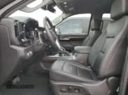 ✅ 2023 GMC Sierra 1500 SLT • VIN: 3GTPHDED6PG179547 • Lot: 77814604. Wystawiony na Copart z przebiegiem 21 603 mil. Bezpłatny archiwum sprzedaży aukcyjnych z USA i szczegółowy raport historii pojazdu na DreamBid. Zdjęcie 7.