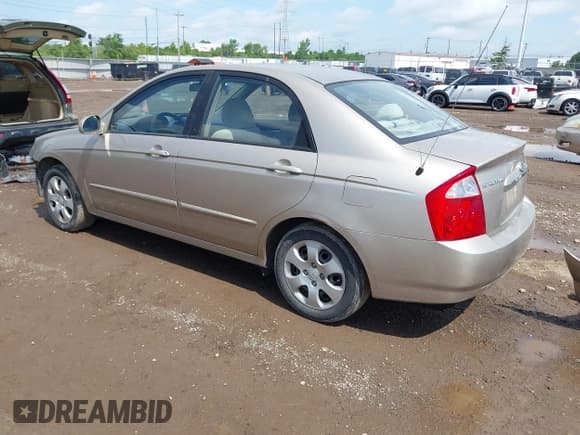 ✅ 2005 Kia Spectra LX • VIN: KNAFE121155203462 • Lot: 42753341. Wystawiony na IAAI z przebiegiem 104 235 mil. Bezpłatny archiwum sprzedaży aukcyjnych z USA i szczegółowy raport historii pojazdu na DreamBid. Zdjęcie 3.