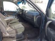 ✅ 2011 GMC Sierra 2500HD SLE • VIN: 1GT120CGXBF225212 • Лот: 41133904. Опубликован ранее на IAAI с пробегом 165 963 миль. Бесплатный доступ к архиву аукционных продаж из США и подробный отчёт об истории автомобиля на DreamBid. Изображение 5.