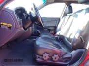 ✅ 2003 Hyundai Elantra GT • VIN: KMHDN55D93U084288 • Lot: 41605215. Wystawiony na Copart z przebiegiem 138 512 mil. Bezpłatny archiwum sprzedaży aukcyjnych z USA i szczegółowy raport historii pojazdu na DreamBid. Zdjęcie 7.