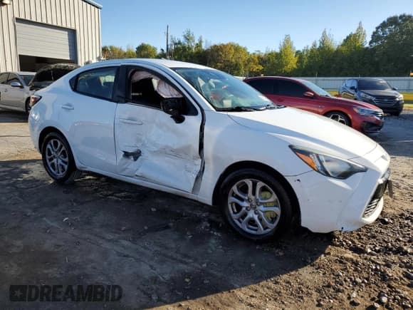 ✅ 2016 Scion iA • VIN: 3MYDLBZV3GY103143 • Lot: 89640845. Wystawiony na Copart z przebiegiem 134 793 mil. Bezpłatny archiwum sprzedaży aukcyjnych z USA i szczegółowy raport historii pojazdu na DreamBid. Zdjęcie 4.