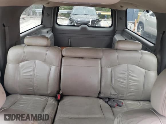 ✅ 2001 Chevrolet Suburban LT • VIN: 1GNFK16T61J299945 • Лот: 52941745. Опубликован ранее на Copart с пробегом 274 736 миль. Бесплатный доступ к архиву аукционных продаж из США и подробный отчёт об истории автомобиля на DreamBid. Изображение 10.