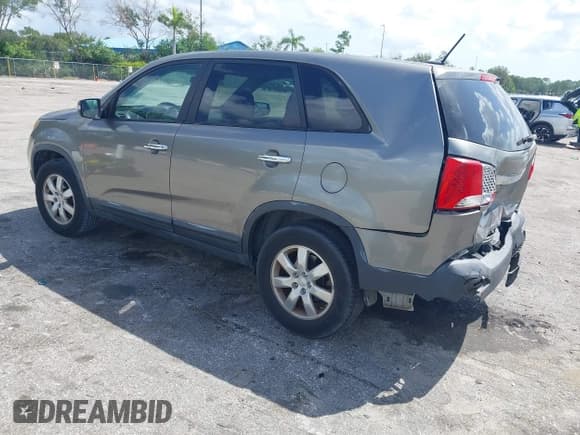 ✅ 2012 Kia Sorento LX • VIN: 5XYKT3A14CG192594 • Lot: 43103308. Listed on IAAI with 130,556 mi. Free auction sales archive from the USA and detailed vehicle history report at DreamBid. Image 3.