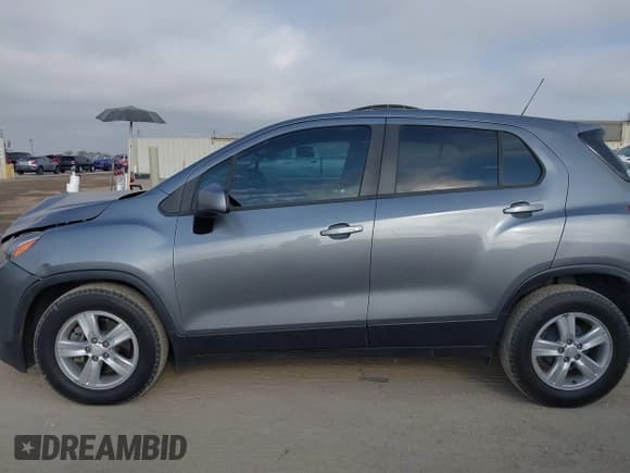 ✅ 2020 Chevrolet Trax LS • VIN: 3GNCJKSB8LL305930 • Lot: 43469240. Listed on IAAI with 79,431 mi. Free auction sales archive from the USA and detailed vehicle history report at DreamBid. Image 14.