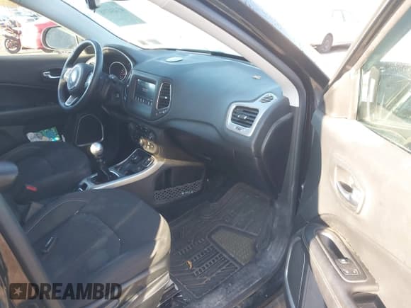 ✅ 2019 Jeep Compass Sport • VIN: 3C4NJDAB7KT850935 • Лот: 43434718. Опубликован ранее на IAAI с пробегом 101 226 миль. Бесплатный доступ к архиву аукционных продаж из США и подробный отчёт об истории автомобиля на DreamBid. Изображение 5.