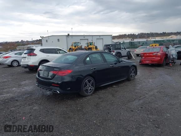 ✅ 2023 Mercedes-Benz C 300 • VIN: W1KAF4HB6PR124348 • Lot: 43638749. Wystawiony na IAAI z przebiegiem 29 099 mil. Bezpłatny archiwum sprzedaży aukcyjnych z USA i szczegółowy raport historii pojazdu na DreamBid. Zdjęcie 4.