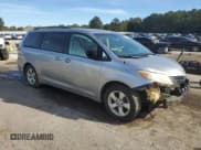 ✅ 2013 Toyota Sienna LE • VIN: 5TDKK3DC6DS354293 • Lot: 89460505. Wystawiony na Copart z przebiegiem 269 878 mil. Bezpłatny archiwum sprzedaży aukcyjnych z USA i szczegółowy raport historii pojazdu na DreamBid. Zdjęcie 4.