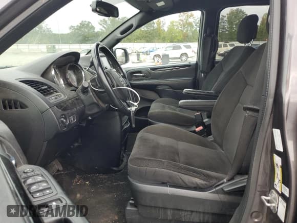 ✅ 2018 Dodge Grand Caravan SE • VIN: 2C4RDGBG8JR198929 • Lot: 69957565. Wystawiony na Copart z przebiegiem 104 765 mil. Bezpłatny archiwum sprzedaży aukcyjnych z USA i szczegółowy raport historii pojazdu na DreamBid. Zdjęcie 7.