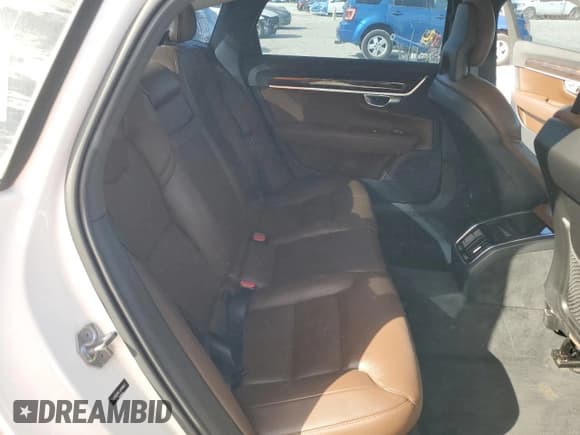 ✅ 2018 Volvo S90 Momentum • VIN: LVY982MK5JP018647 • Лот: 82325775. Опубликован ранее на Copart с пробегом Не указан. Бесплатный доступ к архиву аукционных продаж из США и подробный отчёт об истории автомобиля на DreamBid. Изображение 10.