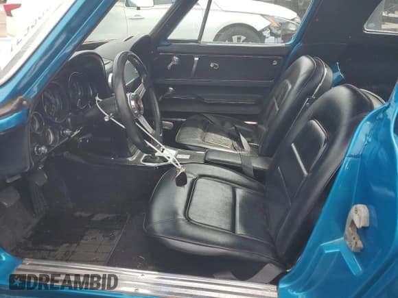 ✅ 1965 Chevrolet Corvette • VIN: 194375S121199 • Lot: 72956514. Wystawiony na Copart z przebiegiem 43 667 mil. Bezpłatny archiwum sprzedaży aukcyjnych z USA i szczegółowy raport historii pojazdu na DreamBid. Zdjęcie 7.