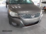 ✅ 2010 Volkswagen Routan S • VIN: 2V4RW4D11AR406513 • Lot: 43133387. Listed on IAAI with 95,856 mi. Free auction sales archive from the USA and detailed vehicle history report at DreamBid. Image 6.