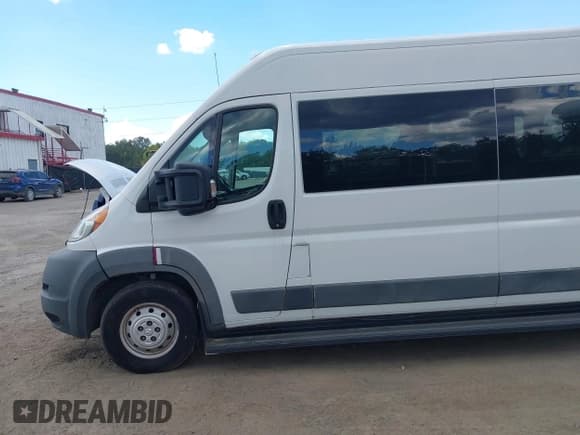 ✅ 2017 Ram ProMaster Cargo • VIN: 3C6URVJG9HE522779 • Lot: 43111506. Listed on IAAI with 82,842 mi. Free auction sales archive from the USA and detailed vehicle history report at DreamBid. Image 14.