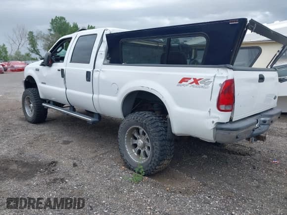✅ 2004 Ford F-350 XL • VIN: 1FTSW31P24EC57383 • Lot: 42248001. Listed on IAAI with Not provided. Free auction sales archive from the USA and detailed vehicle history report at DreamBid. Image 3.