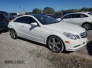 ✅ 2013 Mercedes-Benz E 350 • VIN: WDDKJ5KB6DF208264 • Lot: 90989235. Wystawiony na Copart z przebiegiem 106 731 mil. Bezpłatny archiwum sprzedaży aukcyjnych z USA i szczegółowy raport historii pojazdu na DreamBid. Zdjęcie 4.