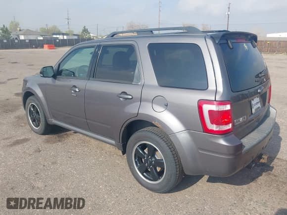 ✅ 2011 Ford Escape XLT • VIN: 1FMCU9D78BKC39019 • Лот: 41903813. Опубликован ранее на IAAI с пробегом 226 401 миль. Бесплатный доступ к архиву аукционных продаж из США и подробный отчёт об истории автомобиля на DreamBid. Изображение 3.