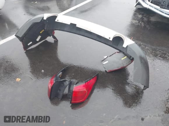 ✅ 2019 Ford Escape SE • VIN: 1FMCU0GD8KUC47008 • Lot: 43550142. Wystawiony na IAAI z przebiegiem 93 298 mil. Bezpłatny archiwum sprzedaży aukcyjnych z USA i szczegółowy raport historii pojazdu na DreamBid. Zdjęcie 12.