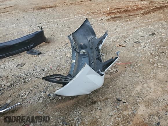 ✅ 2009 GMC Yukon Denali • VIN: 1GKFK03239R276638 • Лот: 69811725. Опубликован ранее на Copart с пробегом 195 792 миль. Бесплатный доступ к архиву аукционных продаж из США и подробный отчёт об истории автомобиля на DreamBid. Изображение 12.