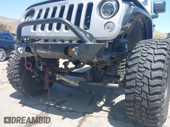 ✅ 2018 Jeep Wrangler Unlimited Sport • VIN: 1C4BJWDG4JL807265 • Lot: 42520648. Listed on IAAI with 69,229 mi. Free auction sales archive from the USA and detailed vehicle history report at DreamBid. Image 6.