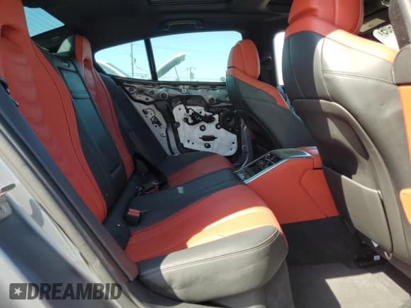 ✅ 2022 BMW 8 Series 840i • VIN: WBAGV2C05NCJ40779 • Lot: 70384605. Wystawiony na Copart z przebiegiem 84 190 mil. Bezpłatny archiwum sprzedaży aukcyjnych z USA i szczegółowy raport historii pojazdu na DreamBid. Zdjęcie 10.