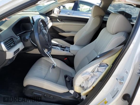 ✅ 2022 Honda Accord Touring • VIN: 1HGCV3F92NA025734 • Lot: 49443405. Listed on Copart with 32,315 mi. Free auction sales archive from the USA and detailed vehicle history report at DreamBid. Image 7.