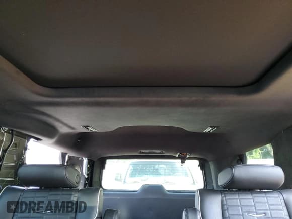 ✅ 2022 Cadillac Escalade Sport Platinum • VIN: 1GYS4GKL5NR340545 • Lot: 69962485. Listed on Copart with 28,890 mi. Free auction sales archive from the USA and detailed vehicle history report at DreamBid. Image 10.