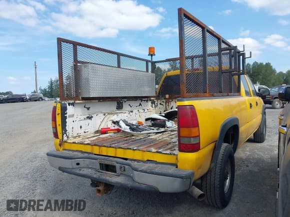 ✅ 2001 Chevrolet Silverado 2500HD LT3 • VIN: 1GCHK23G91F123733 • Lot: 42478507. Wystawiony na IAAI z przebiegiem 181 505 mil. Bezpłatny archiwum sprzedaży aukcyjnych z USA i szczegółowy raport historii pojazdu na DreamBid. Zdjęcie 4.