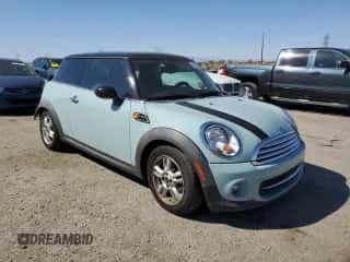 2013 MINI Hardtop with VIN WMWSU3C55DT681697, listed as a Copart auction lot 50325745 with 68,386 mi miles and Salvage title. Bid and sale history available at DreamBid. Image 4.