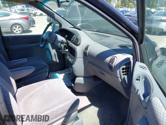 ✅ 1998 Plymouth Voyager SE • VIN: 2P4GP4431WR726238 • Lot: 42973267. Wystawiony na IAAI z przebiegiem 198 422 mil. Bezpłatny archiwum sprzedaży aukcyjnych z USA i szczegółowy raport historii pojazdu na DreamBid. Zdjęcie 5.