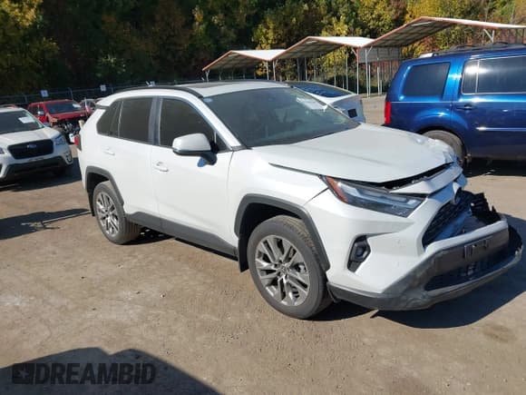 ✅ 2024 Toyota RAV4 XLE Premium • VIN: 2T3A1RFVXRW457013 • Lot: 43506100. Listed on IAAI with 33,641 mi. Free auction sales archive from the USA and detailed vehicle history report at DreamBid. Image 1.
