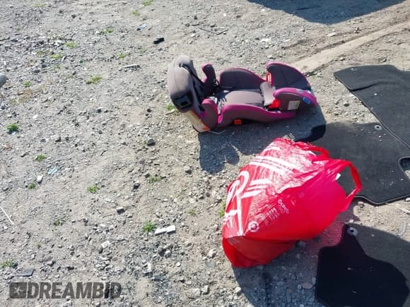 ✅ 2023 Chrysler Pacifica Hybrid Touring L • VIN: 2C4RC1L76PR543270 • Lot: 42858584. Wystawiony na IAAI z przebiegiem 10 263 mil. Bezpłatny archiwum sprzedaży aukcyjnych z USA i szczegółowy raport historii pojazdu na DreamBid. Zdjęcie 12.