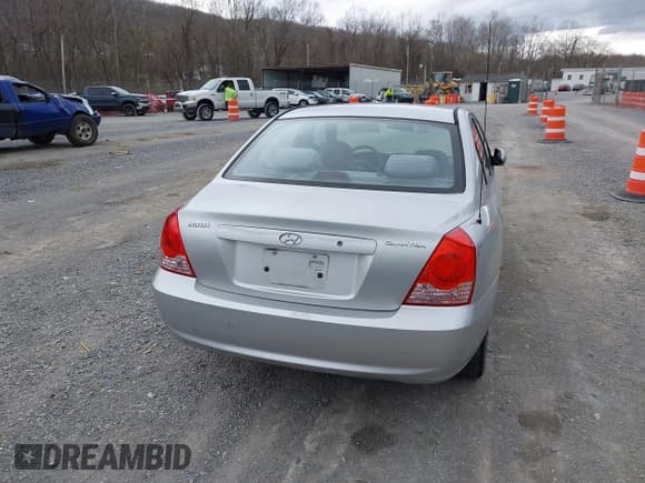 ✅ 2005 Hyundai Elantra GLS • VIN: KMHDN46D55U025542 • Lot: 41845802. Wystawiony na IAAI z przebiegiem 128 164 mil. Bezpłatny archiwum sprzedaży aukcyjnych z USA i szczegółowy raport historii pojazdu na DreamBid. Zdjęcie 16.
