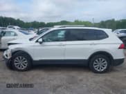 ✅ 2020 Volkswagen Tiguan S • VIN: 3VV1B7AX2LM135213 • Lot: 42670030. Wystawiony na IAAI z przebiegiem 90 124 mil. Bezpłatny archiwum sprzedaży aukcyjnych z USA i szczegółowy raport historii pojazdu na DreamBid. Zdjęcie 14.