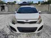 ✅ 2014 Kia Rio LX • VIN: KNADM5A36E6416518 • Lot: 89930625. Wystawiony na Copart z przebiegiem 94 924 mil. Bezpłatny archiwum sprzedaży aukcyjnych z USA i szczegółowy raport historii pojazdu na DreamBid. Zdjęcie 5.