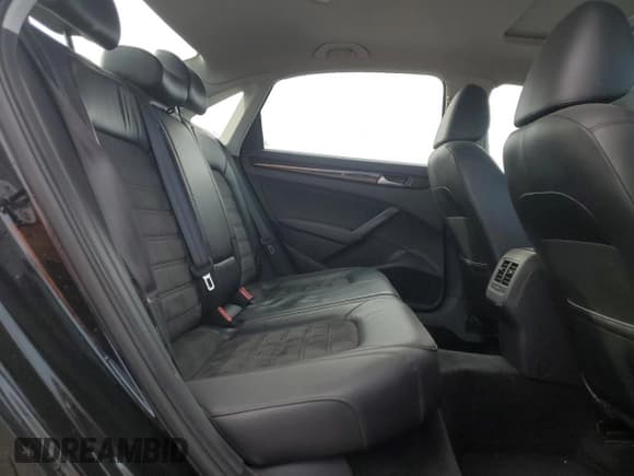 ✅ 2015 Volkswagen Passat SEL Premium • VIN: 1VWCT7A37FC120808 • Lot: 71774285. Listed on Copart with 67,527 mi. Free auction sales archive from the USA and detailed vehicle history report at DreamBid. Image 10.