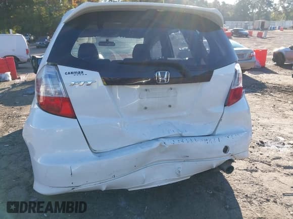 ✅ 2010 Honda Fit Sport • VIN: JHMGE8H43AS026098 • Лот: 43439456. Опубликован ранее на IAAI с пробегом 203 272 миль. Бесплатный доступ к архиву аукционных продаж из США и подробный отчёт об истории автомобиля на DreamBid. Изображение 17.