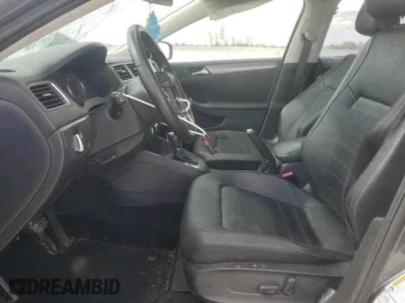 ✅ 2013 Volkswagen Jetta SEL • VIN: 3VWLX7AJ2DM375624 • Lot: 89925465. Listed on Copart with 108,310 mi. Free auction sales archive from the USA and detailed vehicle history report at DreamBid. Image 7.