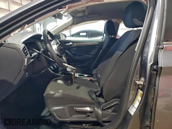 ✅ 2021 Volkswagen Jetta S • VIN: 3VWC57BU2MM029359 • Lot: 94221205. Wystawiony na Copart z przebiegiem 77 428 mil. Bezpłatny archiwum sprzedaży aukcyjnych z USA i szczegółowy raport historii pojazdu na DreamBid. Zdjęcie 7.