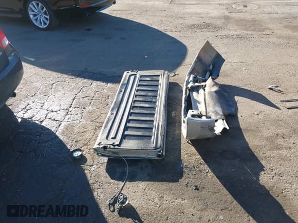 ✅ 2007 Ford F-150 STX • VIN: 1FTRX12W97FB85893 • Lot: 43575865. Listed on IAAI with 214,882 mi. Free auction sales archive from the USA and detailed vehicle history report at DreamBid. Image 12.