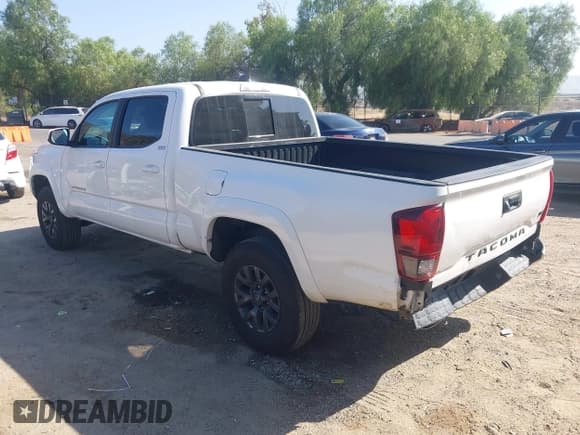 ✅ 2023 Toyota Tacoma SR5 • VIN: 3TMBZ5DN2PM040573 • Lot: 43357709. Wystawiony na IAAI z przebiegiem 52 538 mil. Bezpłatny archiwum sprzedaży aukcyjnych z USA i szczegółowy raport historii pojazdu na DreamBid. Zdjęcie 3.