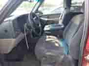 2001 Chevrolet Tahoe LT z VIN 1GNEK13T21J295102, wystawiony jako IAAI lot #42568135 z przebiegiem 286 769 mil mil oraz . Historia ofert i sprzedaży dostępna na DreamBid. Obrazek 5.