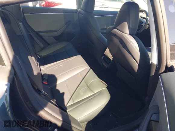 ✅ 2025 Tesla Model 3 Long Range • VIN: 5YJ3E1EA1SF978422 • Lot: 43409447. Wystawiony na IAAI z przebiegiem 7 714 mil. Bezpłatny archiwum sprzedaży aukcyjnych z USA i szczegółowy raport historii pojazdu na DreamBid. Zdjęcie 8.