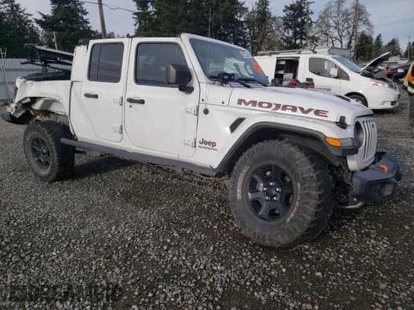✅ 2020 Jeep Gladiator Mojave • VIN: 1C6JJTEG6LL217569 • Lot: 86722264. Listed on Copart with Not provided. Free auction sales archive from the USA and detailed vehicle history report at DreamBid. Image 4.