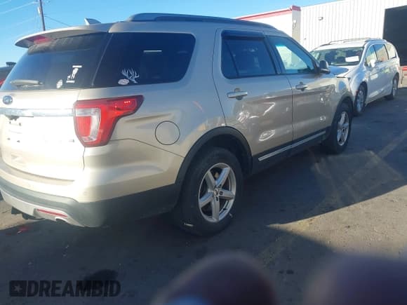 ✅ 2017 Ford Explorer XLT • VIN: 1FM5K8DH8HGA03550 • Lot: 43462149. Wystawiony na IAAI z przebiegiem 160 925 mil. Bezpłatny archiwum sprzedaży aukcyjnych z USA i szczegółowy raport historii pojazdu na DreamBid. Zdjęcie 4.