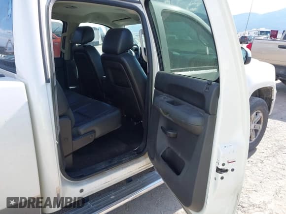 ✅ 2012 GMC Sierra 1500 SLE • VIN: 3GTP2VE74CG235903 • Lot: 43171189. Wystawiony na IAAI z przebiegiem 173 108 mil. Bezpłatny archiwum sprzedaży aukcyjnych z USA i szczegółowy raport historii pojazdu na DreamBid. Zdjęcie 8.