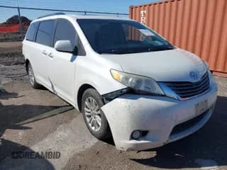 ✅ 2015 Toyota Sienna XLE • VIN: 5TDYK3DC3FS602836 • Lot: 41712647. Wystawiony na IAAI z przebiegiem 275 811 mil. Bezpłatny archiwum sprzedaży aukcyjnych z USA i szczegółowy raport historii pojazdu na DreamBid. Zdjęcie 1.